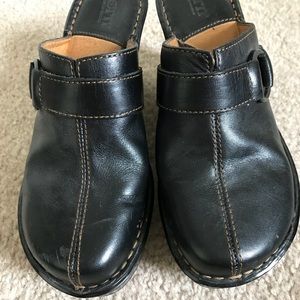 Borne black cloggs